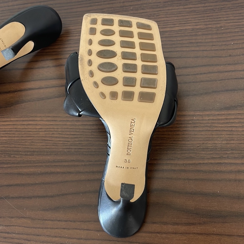 Bottega Veneta Lido Intrecciato Leather Mule - Picture 3 of 7
